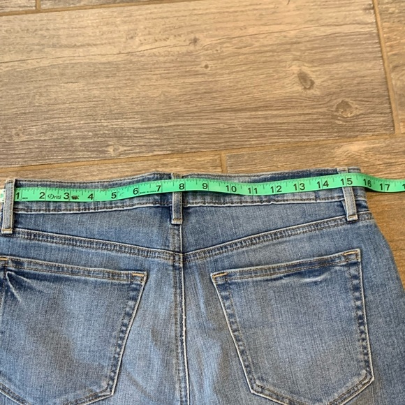 Adorable Loft Cutoff Denim Shorts- like new! Size 28 - Picture 9 of 10